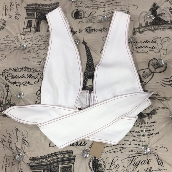 DO + BE Crossover Wrap Crop Top - Picture 2 of 8